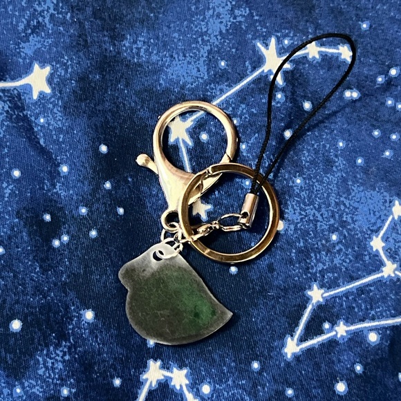 Handmade Animal Crossing New Horizons Leaf Keychain - Picture 5 of 5